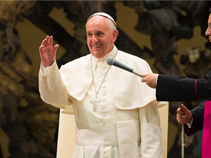 Em recado a juízes, papa ressalta importância da luta pela igualdade