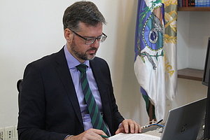 Rodrigo Pacheco é empossado para 2º mandato na Defensoria do RJ